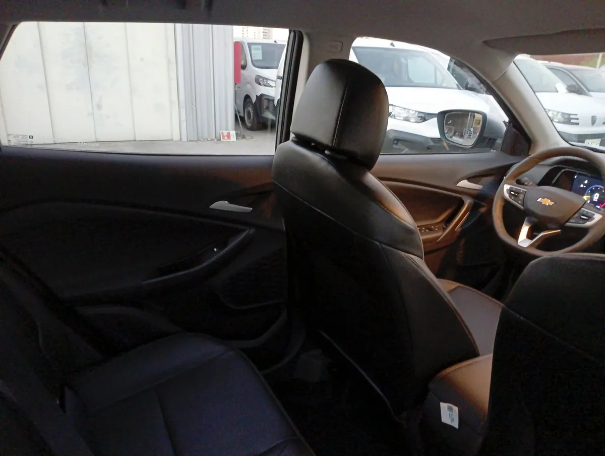 Chevrolet Tracker 1.2t Ltz R 4x2 At 5p año 2026