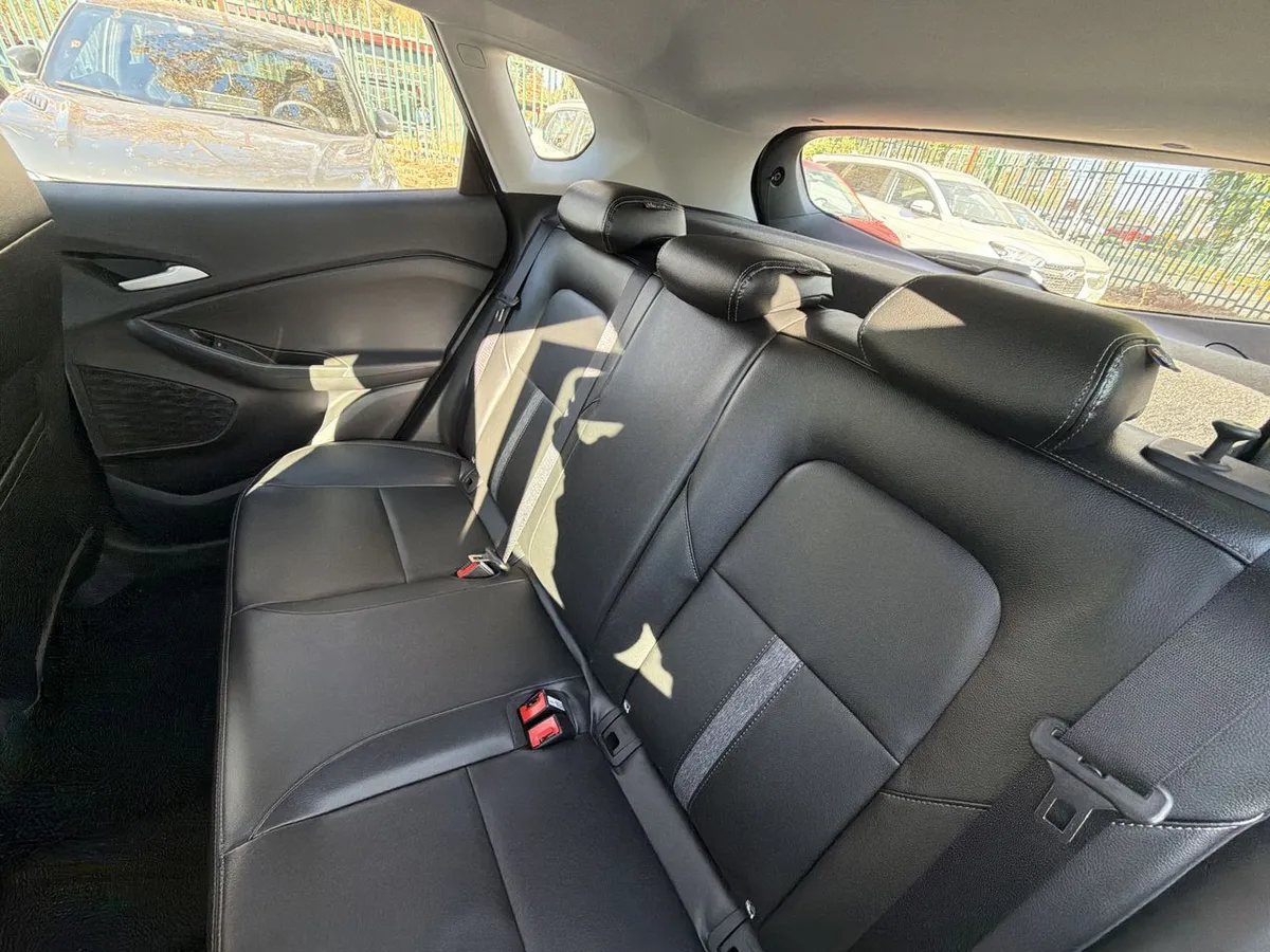 Chevrolet Tracker 1.2t Ltz R 4x2 At 5p año 2026