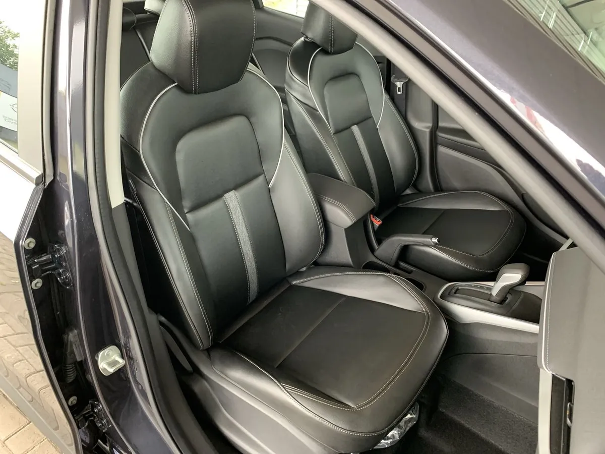 Chevrolet Tracker 1.2t Ltz R 4x2 At 5p año 2026