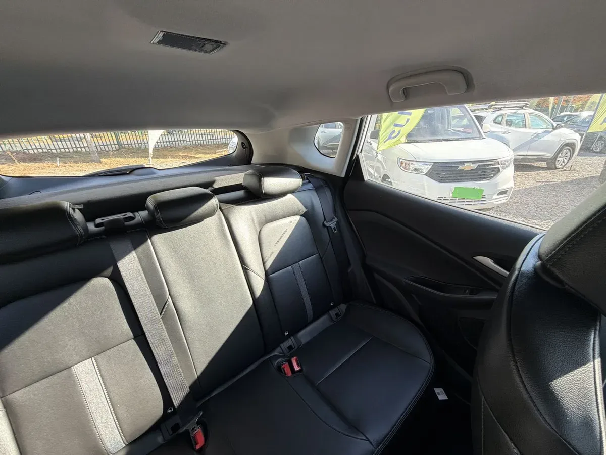 Chevrolet Tracker 1.2t Ltz R 4x2 At 5p año 2026