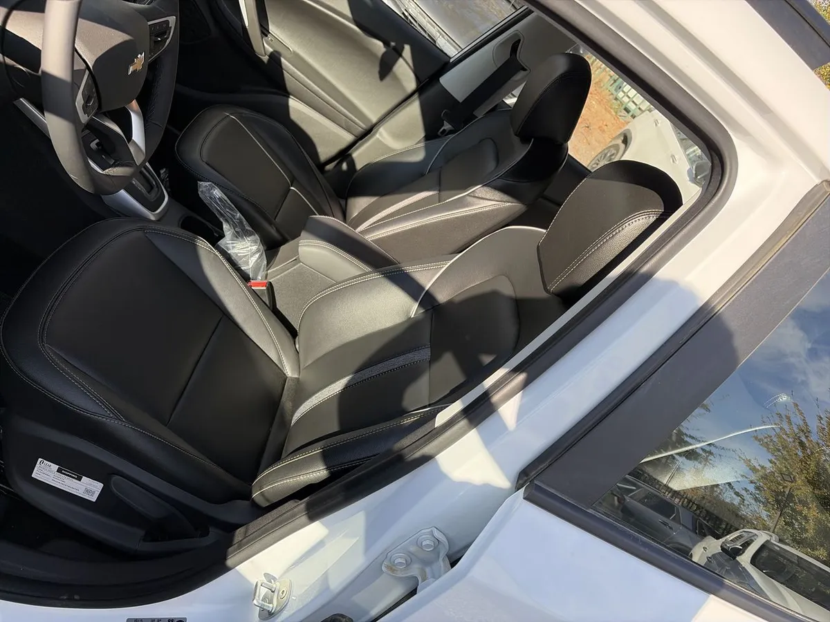 Chevrolet Tracker 1.2t Ltz R 4x2 At 5p año 2026