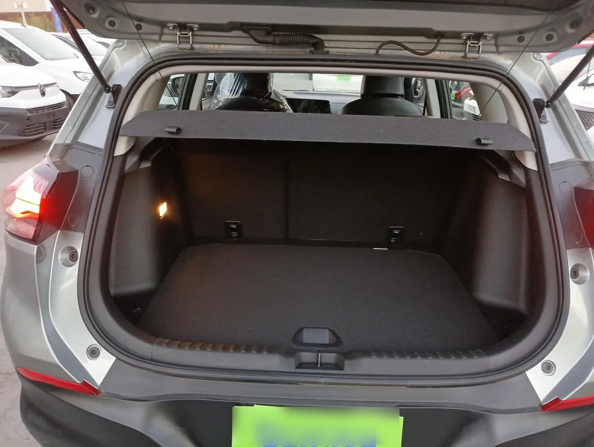 Chevrolet Tracker 1.2t Ltz R 4x2 At 5p año 2026