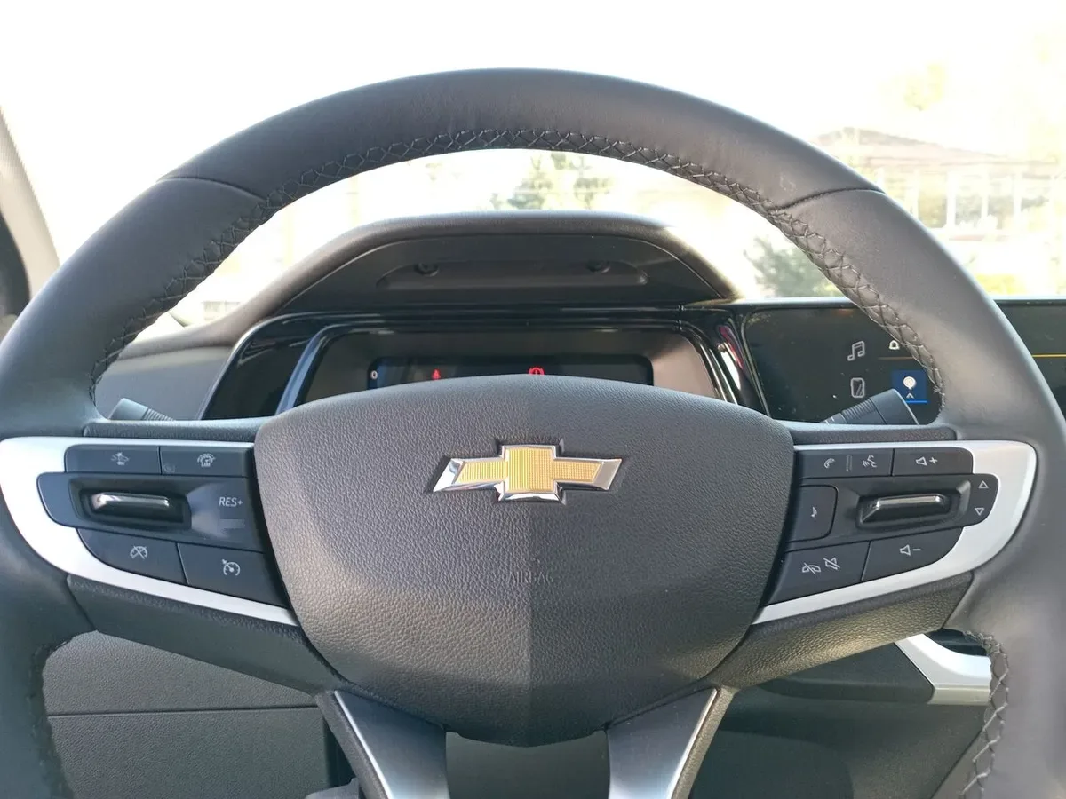 Chevrolet Tracker 1.2t Ltz R 4x2 At 5p año 2026