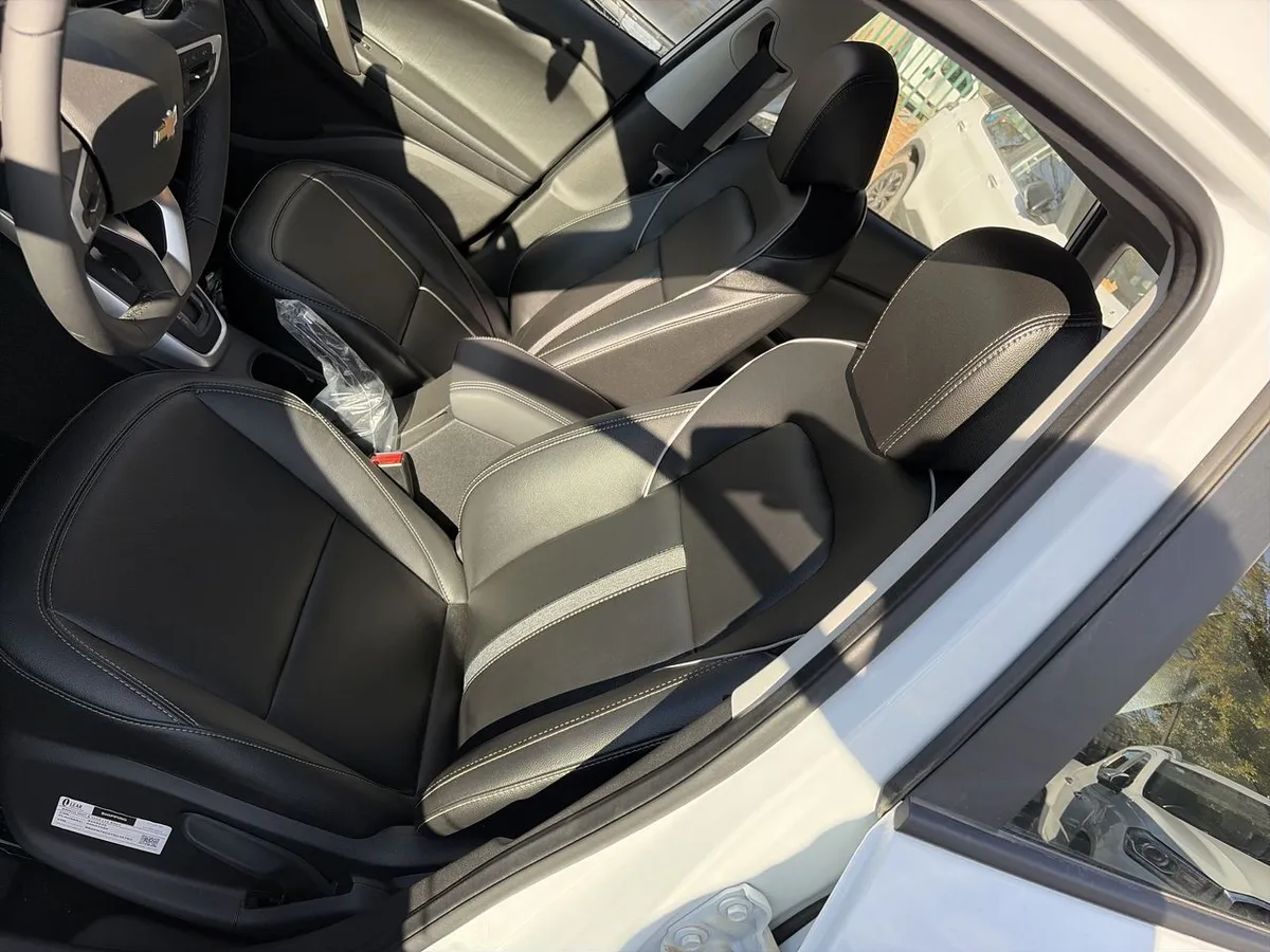 Chevrolet Tracker 1.2t Ltz R 4x2 At 5p año 2026