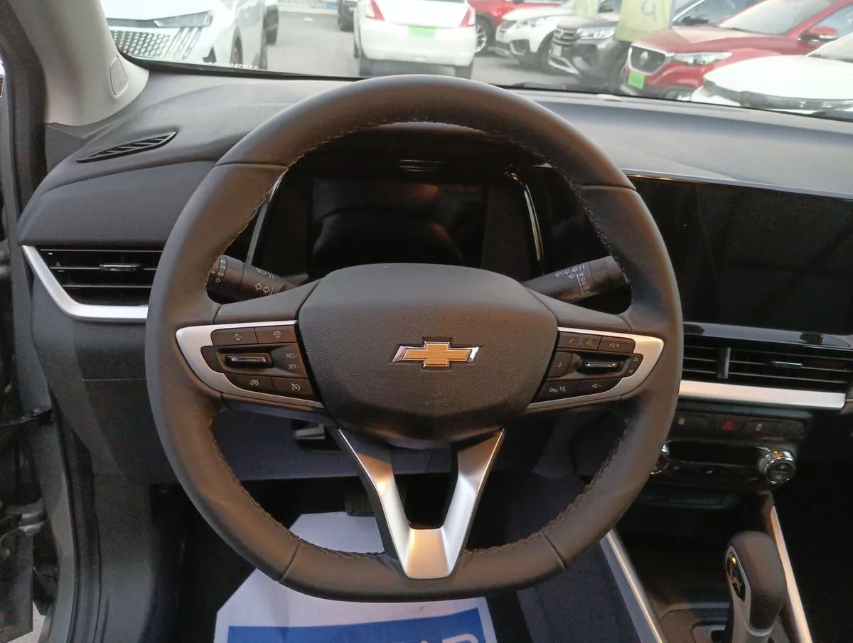 Chevrolet Tracker 1.2t Ltz R 4x2 At 5p año 2026