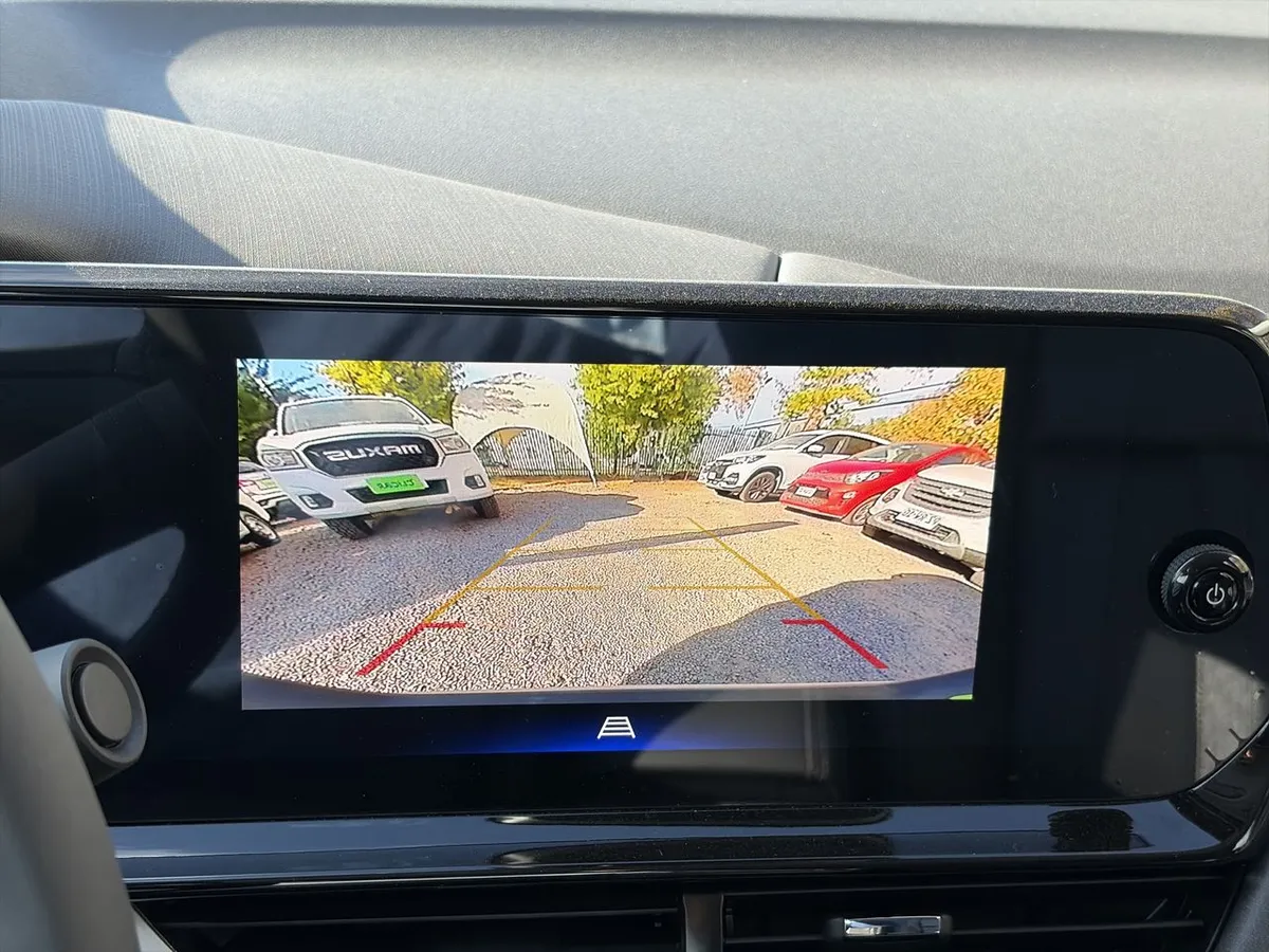 Chevrolet Tracker 1.2t Ltz R 4x2 At 5p año 2026