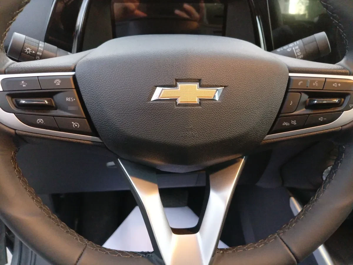 Chevrolet Tracker 1.2t Ltz R 4x2 At 5p año 2026