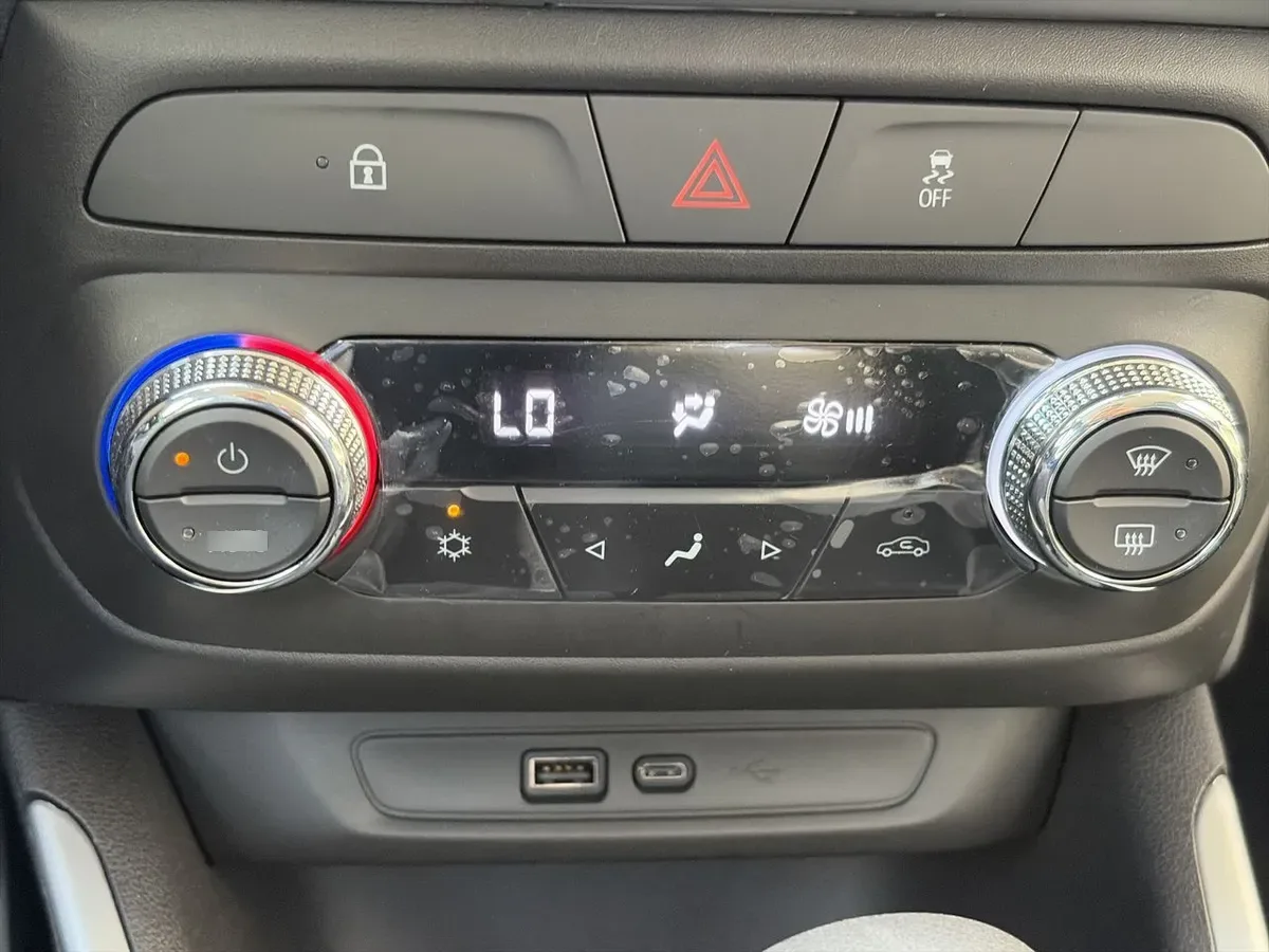 Chevrolet Tracker 1.2t Ltz R 4x2 At 5p año 2026