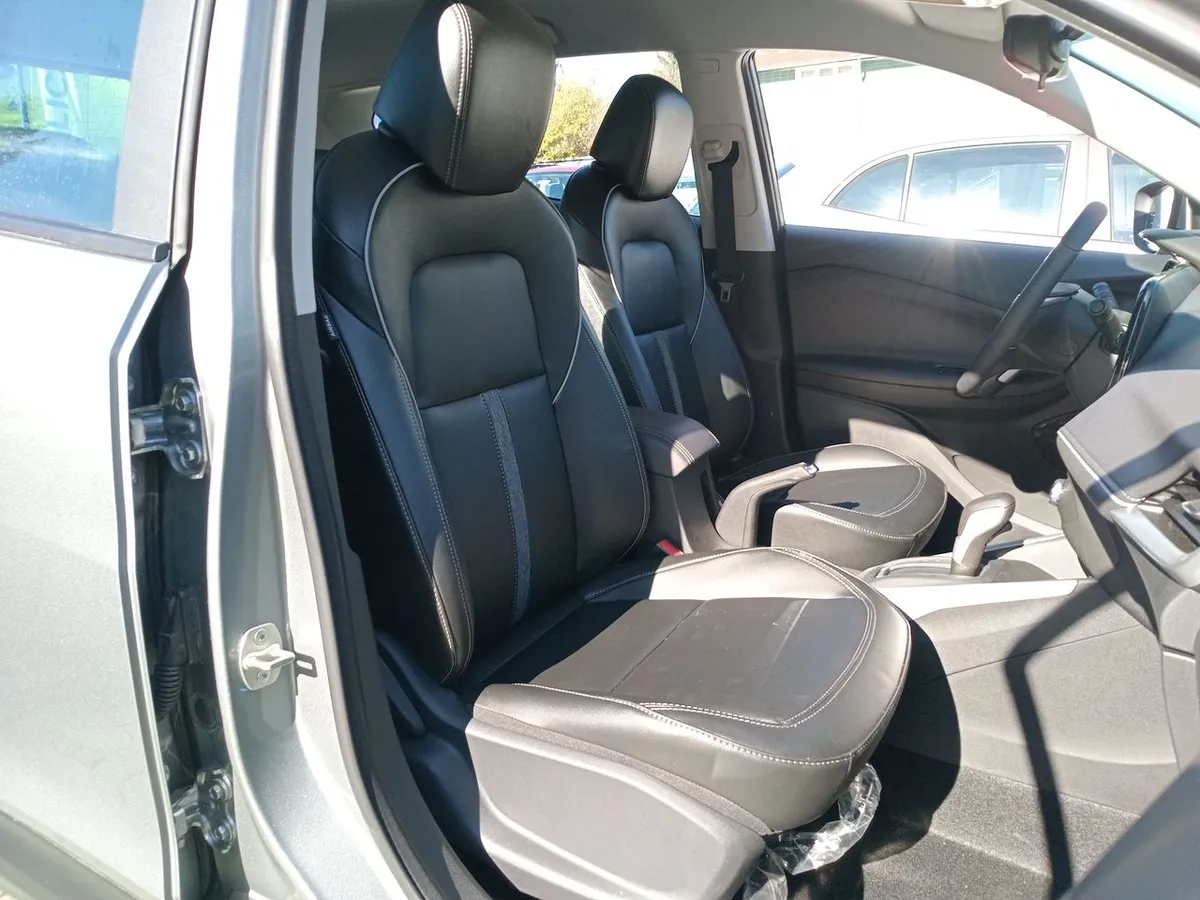 Chevrolet Tracker 1.2t Ltz R 4x2 At 5p año 2026