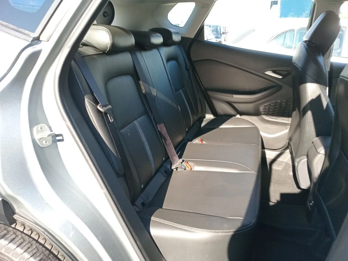 Chevrolet Tracker 1.2t Ltz R 4x2 At 5p año 2026