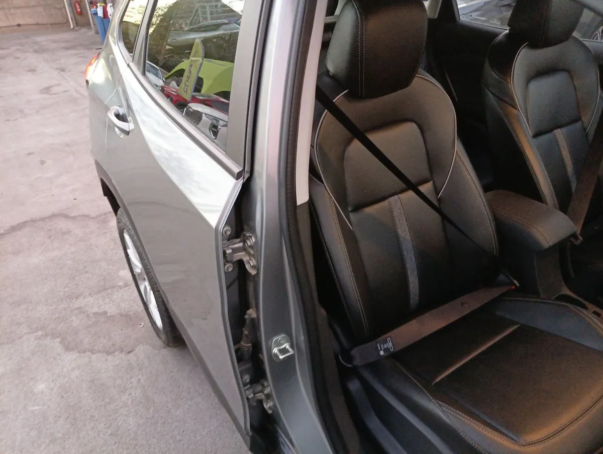 Chevrolet Tracker 1.2t Ltz R 4x2 At 5p año 2026