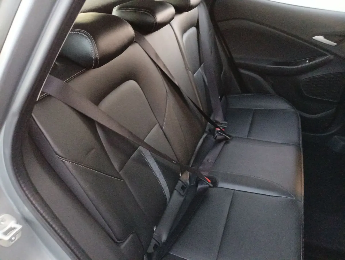 Chevrolet Tracker 1.2t Ltz R 4x2 At 5p año 2026
