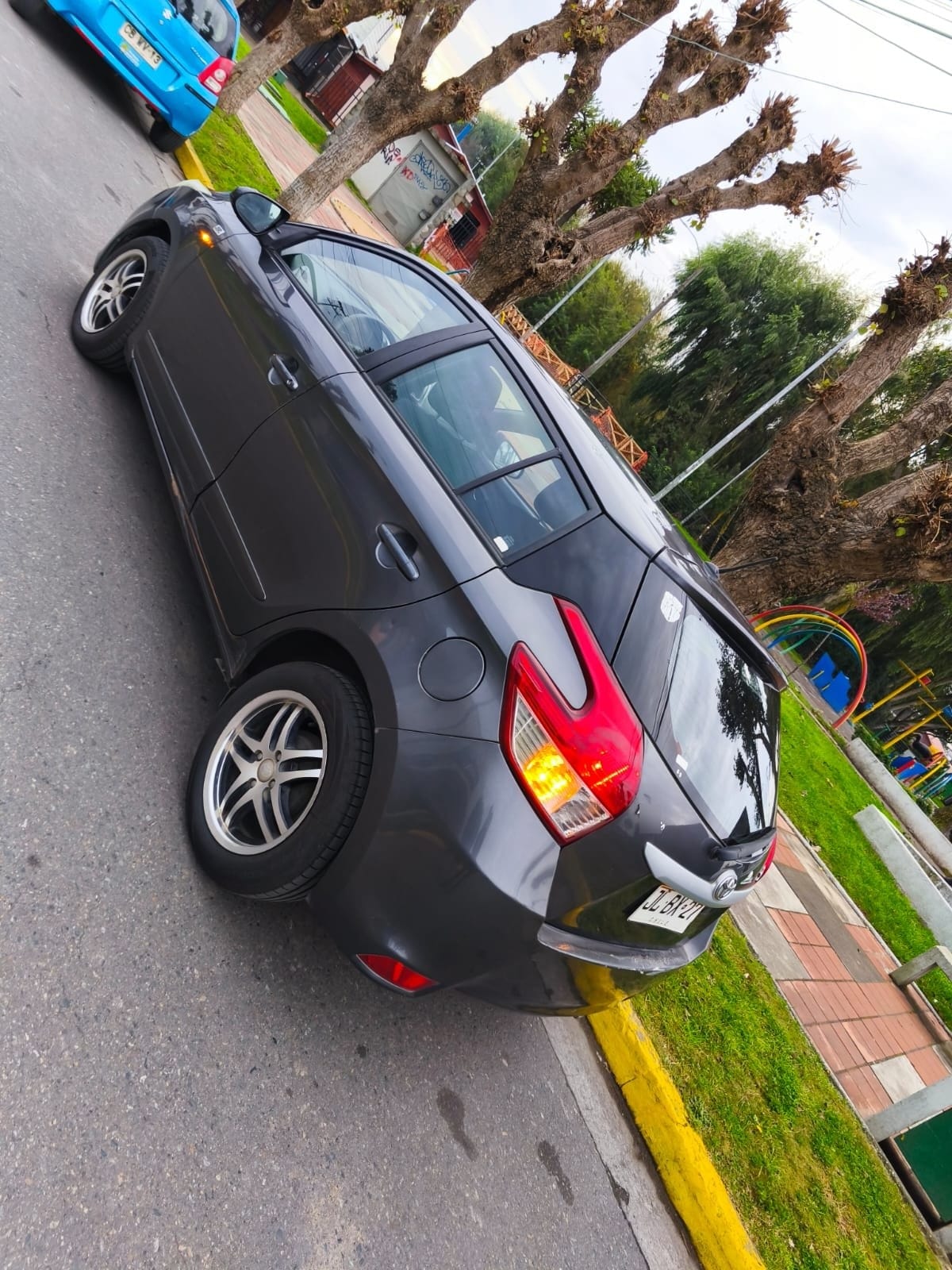 TOYOTA YARIS 1.5 Sedan Xli Mt año 2017