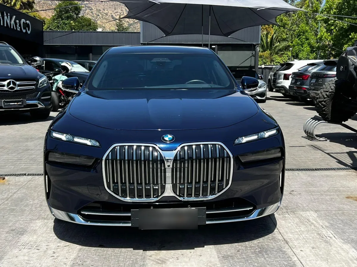 BMW 740 3.0 Turbo año 2025