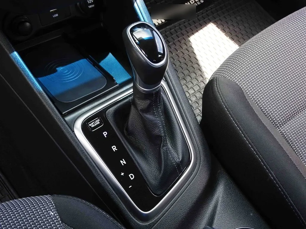Hyundai Accent 1.6 año 2023