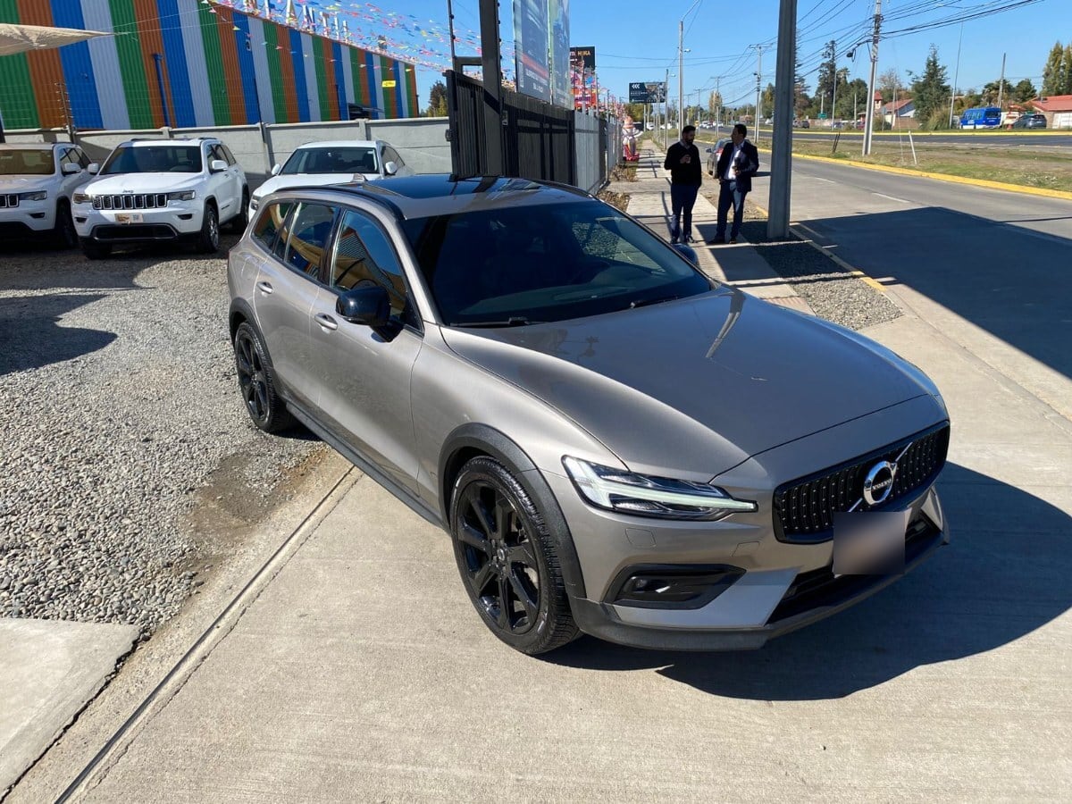 Volvo V60 Coross Country Ii T5 2.0 Momentum Awd Aut año 2021