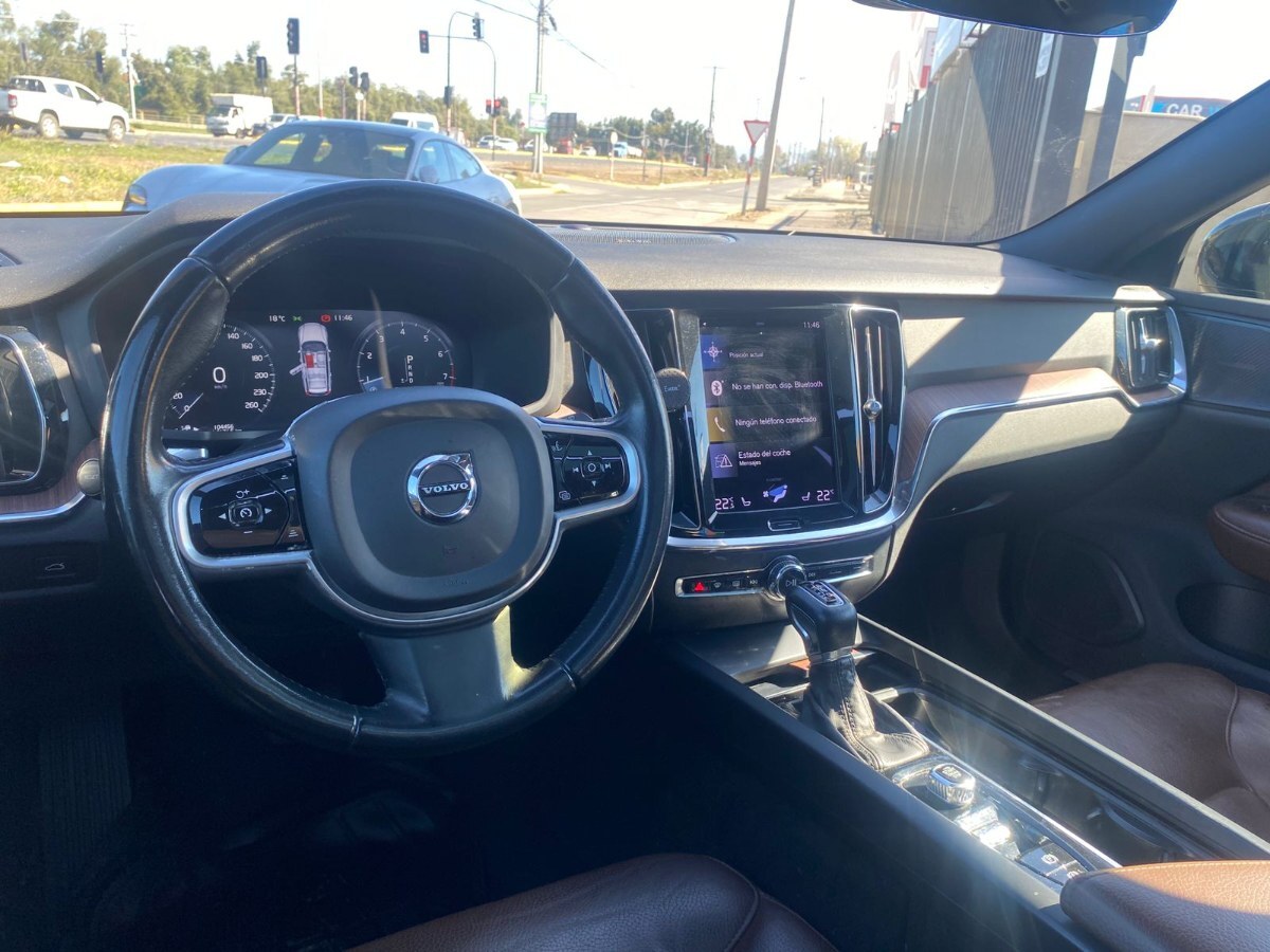 Volvo V60 Coross Country Ii T5 2.0 Momentum Awd Aut año 2021