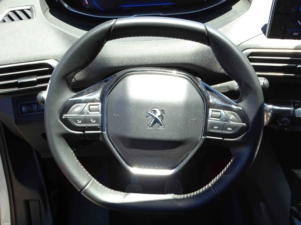 Peugeot 3008 Active Pack año 2024