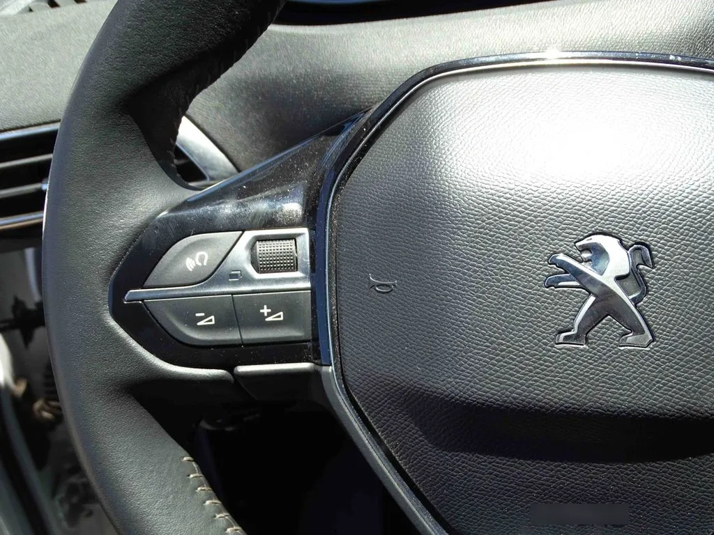 Peugeot 3008 Active Pack año 2024