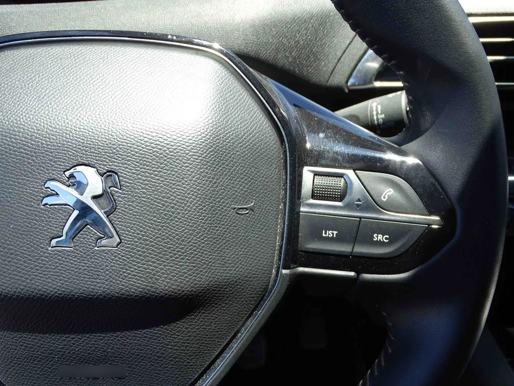 Peugeot 3008 Active Pack año 2024