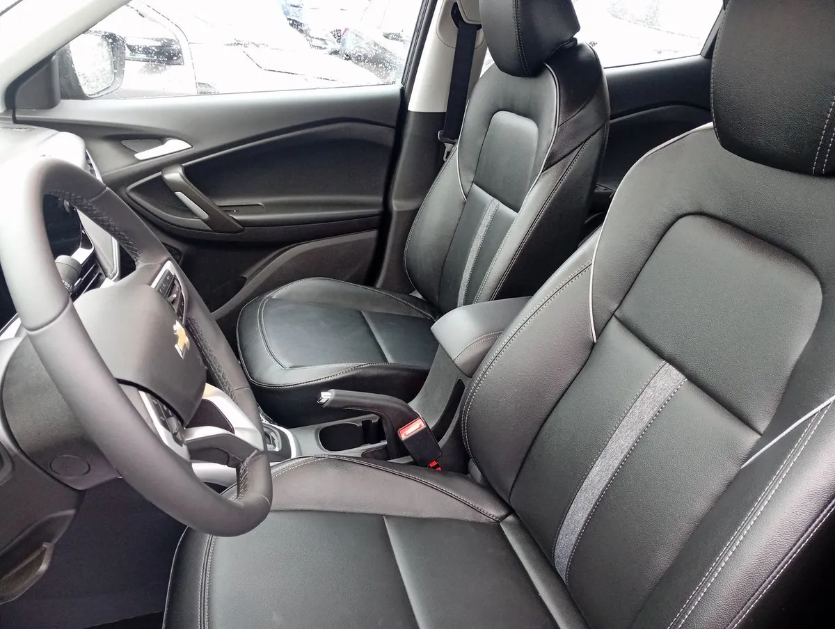 Chevrolet Tracker 1.2t Ltz R 4x2 At 5p año 2026