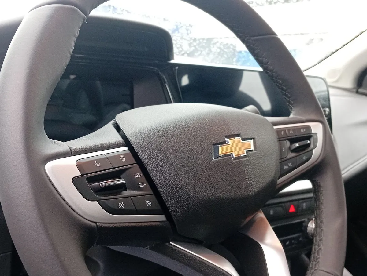 Chevrolet Tracker 1.2t Ltz R 4x2 At 5p año 2026