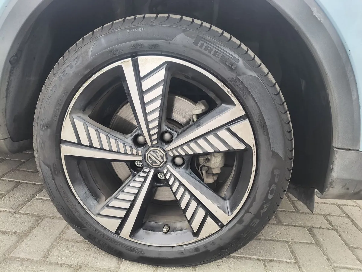 MG Mg Zs Ev Dlx 4x2 At 5p año 2022