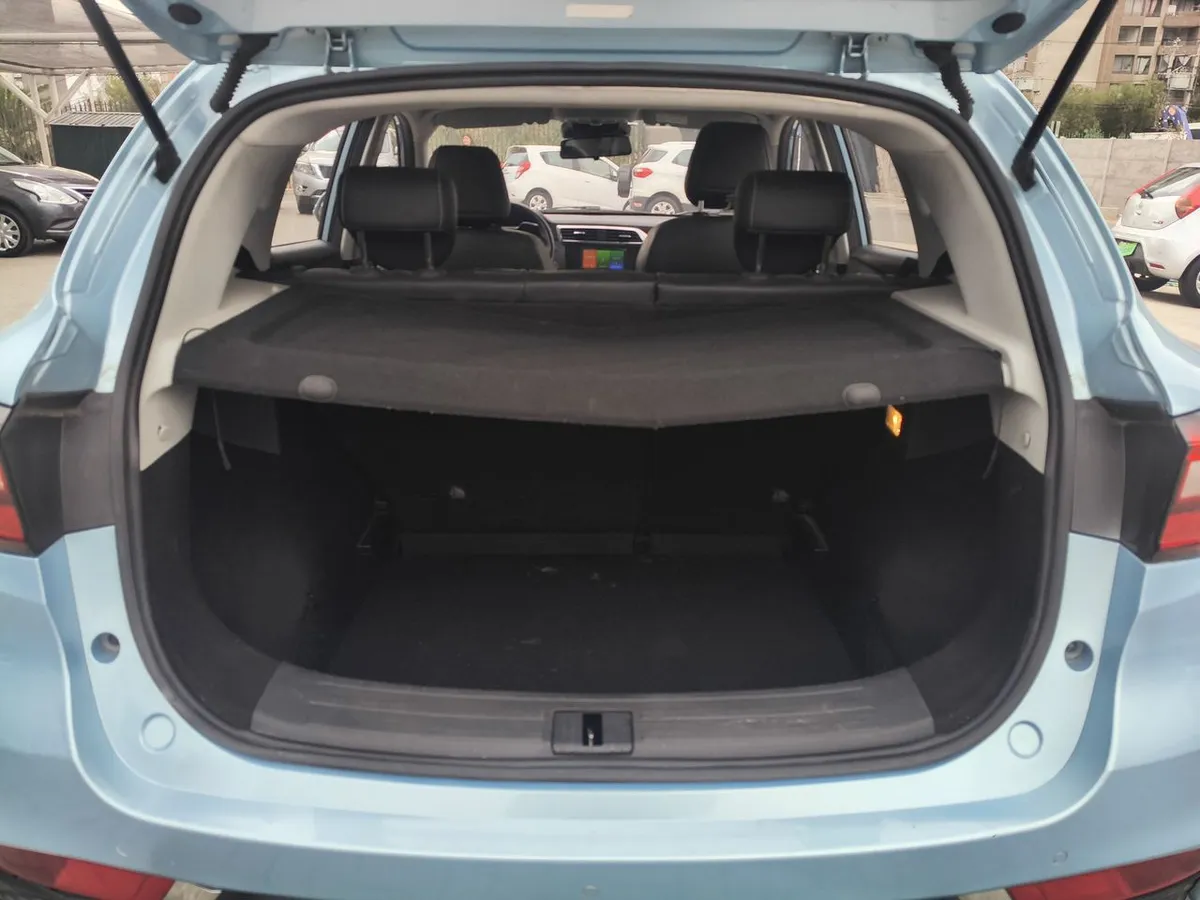 MG Mg Zs Ev Dlx 4x2 At 5p año 2022