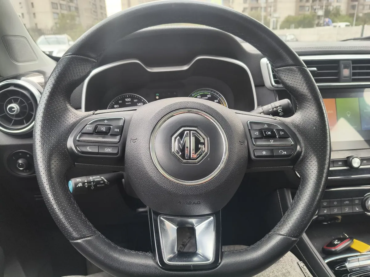 MG Mg Zs Ev Dlx 4x2 At 5p año 2022