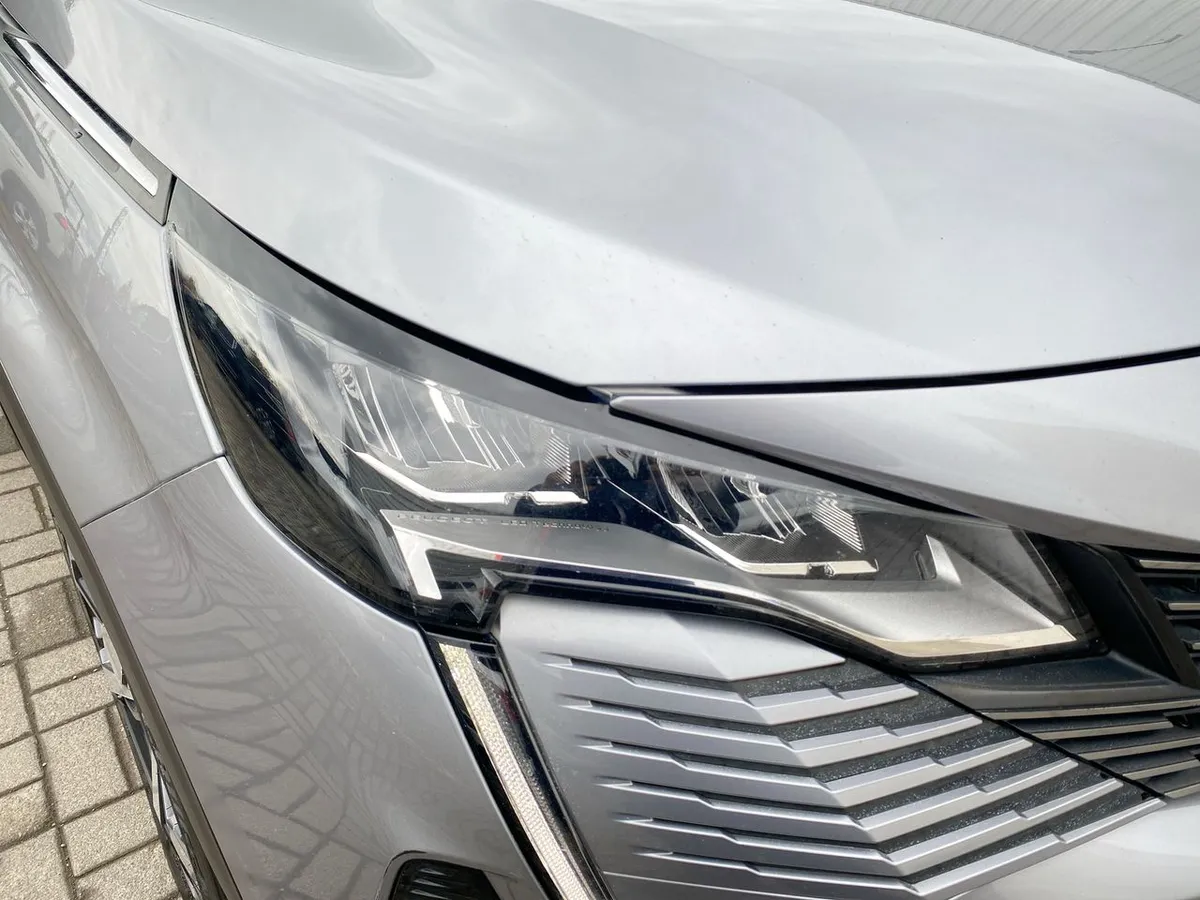 Peugeot 5008 1.5 Allure Pack Bluehdi Diesel 4x2 130 Eat8 5p año 2021