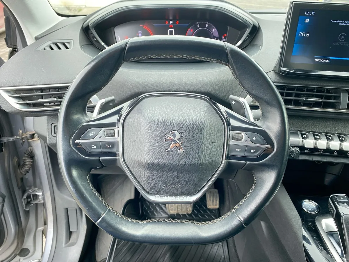 Peugeot 5008 1.5 Allure Pack Bluehdi Diesel 4x2 130 Eat8 5p año 2021
