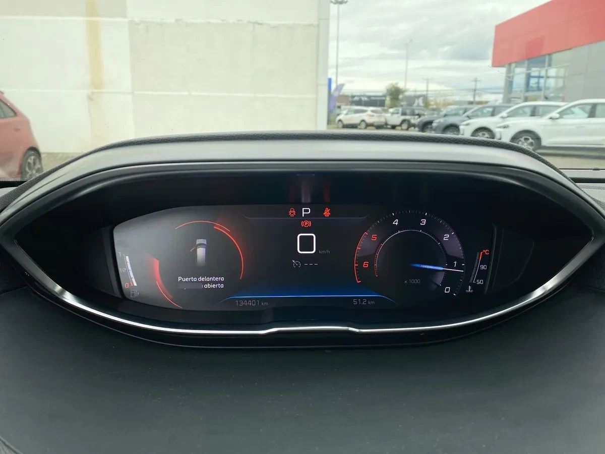 Peugeot 5008 1.5 Allure Pack Bluehdi Diesel 4x2 130 Eat8 5p año 2021