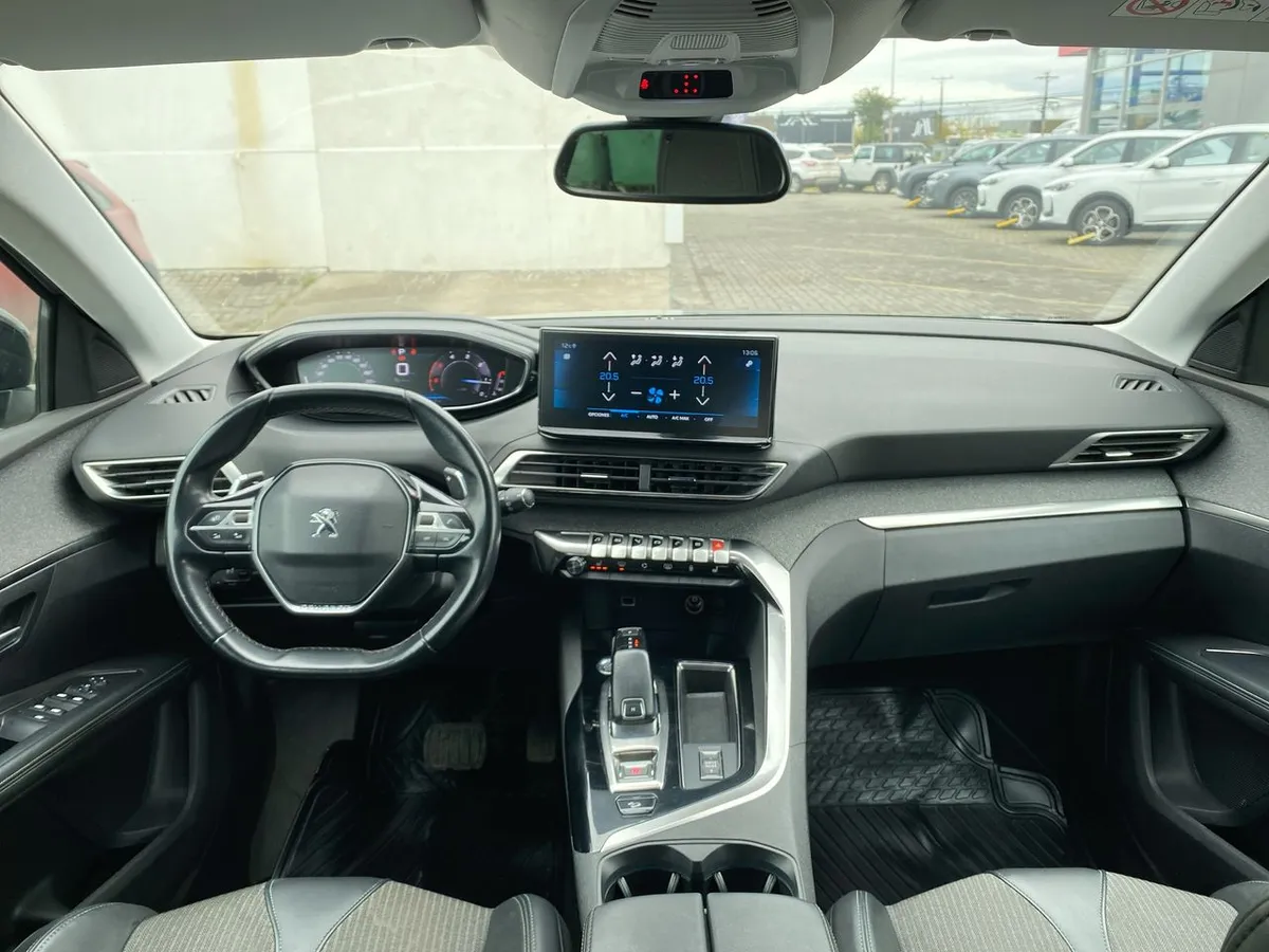 Peugeot 5008 1.5 Allure Pack Bluehdi Diesel 4x2 130 Eat8 5p año 2021