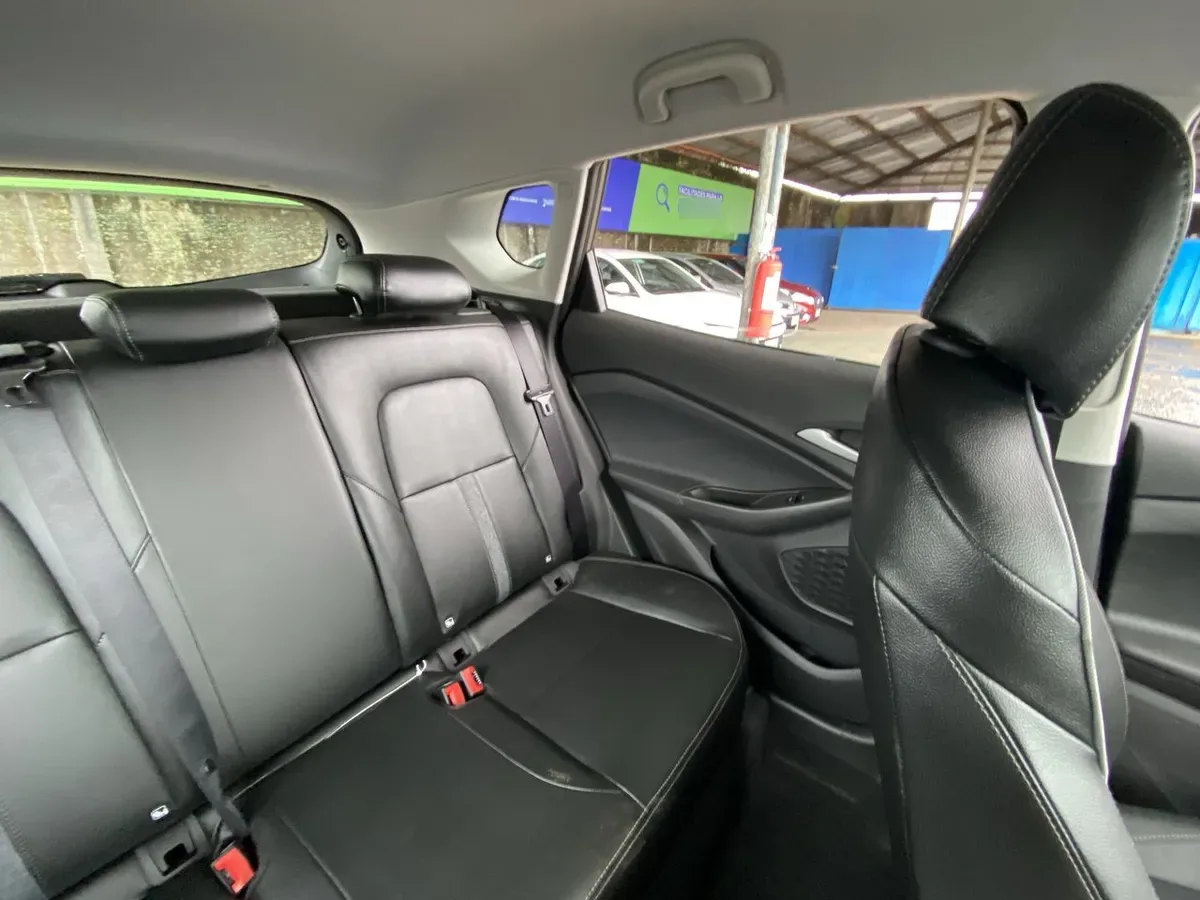 Chevrolet Tracker 1.2t Ltz R 4x2 At 5p año 2026