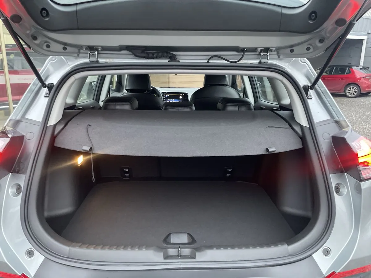 Chevrolet Tracker 1.2t Ltz R 4x2 At 5p año 2026