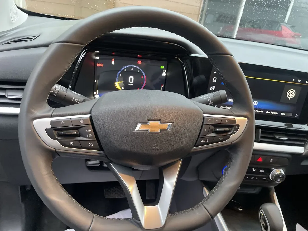 Chevrolet Tracker 1.2t Ltz R 4x2 At 5p año 2026