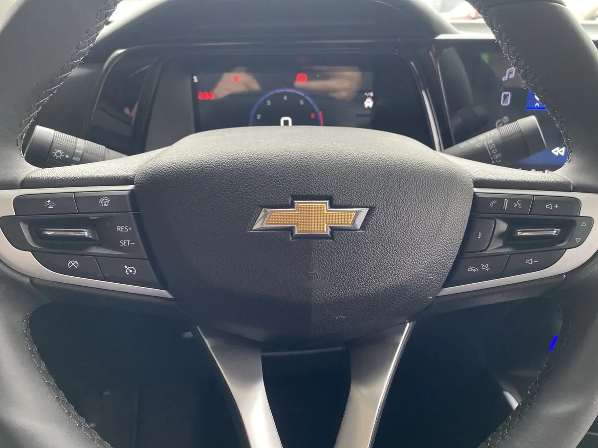 Chevrolet Tracker 1.2t Ltz R 4x2 At 5p año 2026