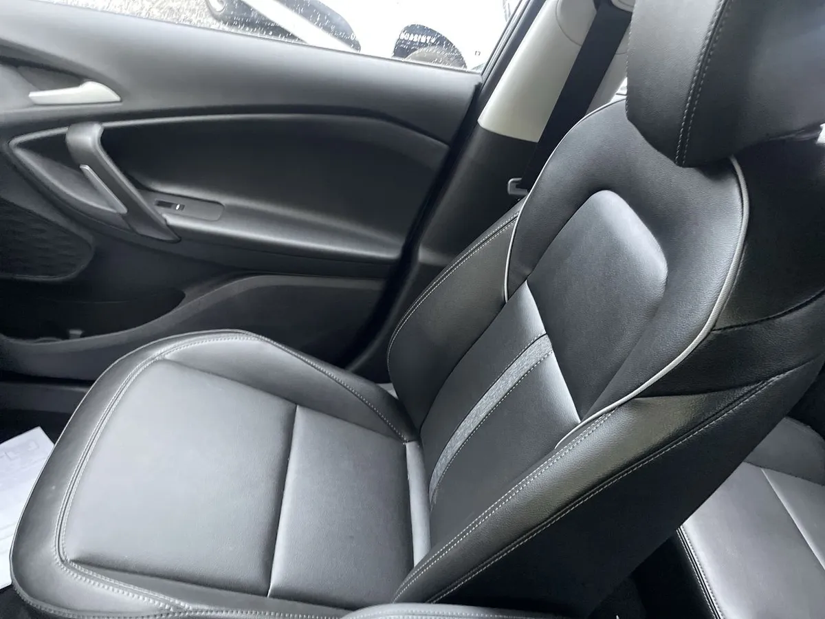 Chevrolet Tracker 1.2t Ltz R 4x2 At 5p año 2026