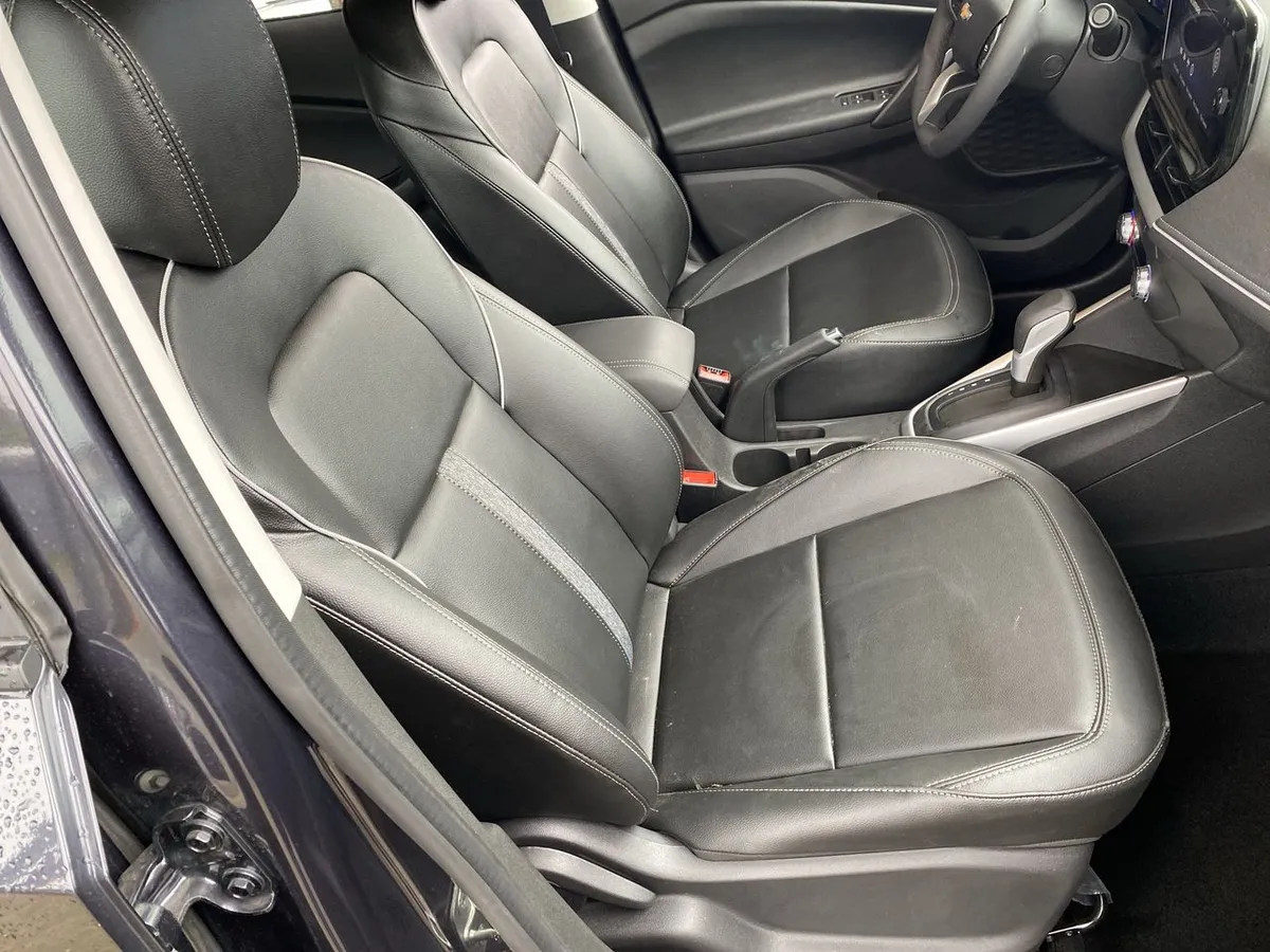 Chevrolet Tracker 1.2t Ltz R 4x2 At 5p año 2026