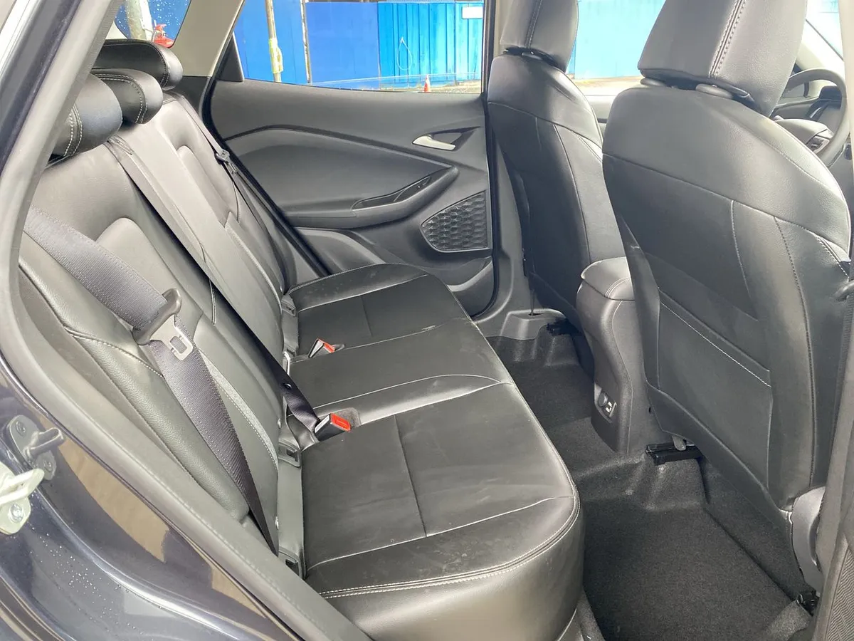 Chevrolet Tracker 1.2t Ltz R 4x2 At 5p año 2026