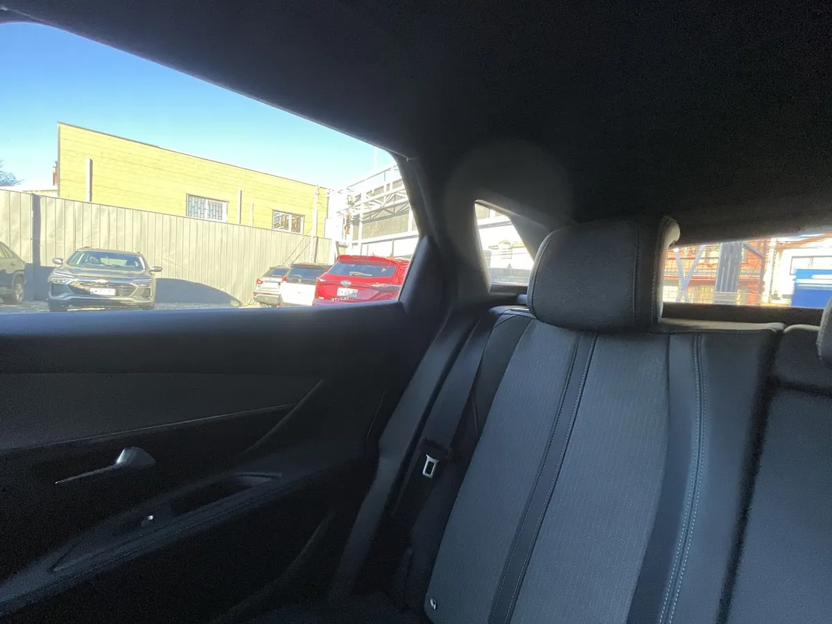 Peugeot 3008 1.5 Allure Pack Bluehdi 130 4x2 Eat8 5p año 2024