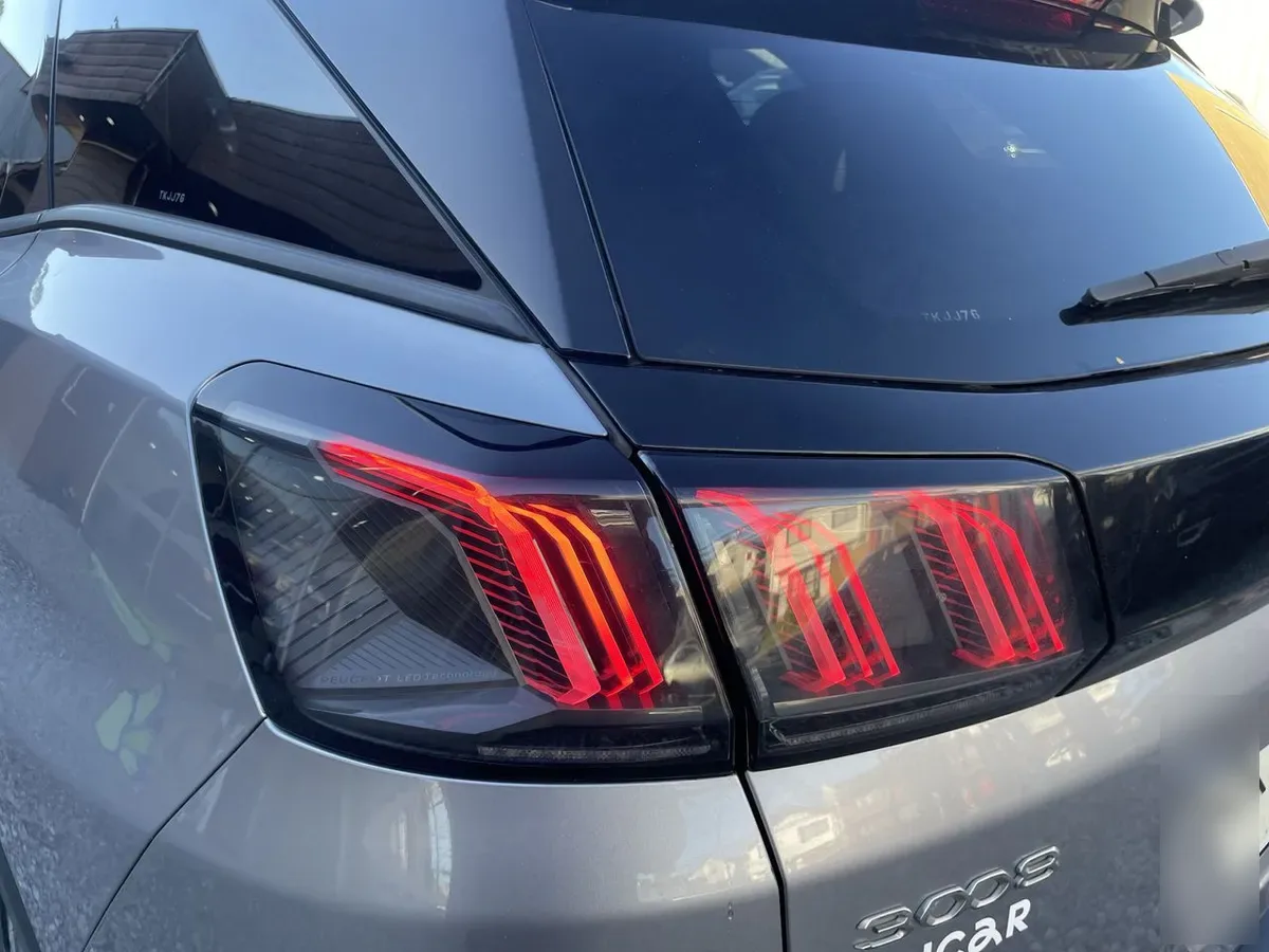Peugeot 3008 1.5 Allure Pack Bluehdi 130 4x2 Eat8 5p año 2024