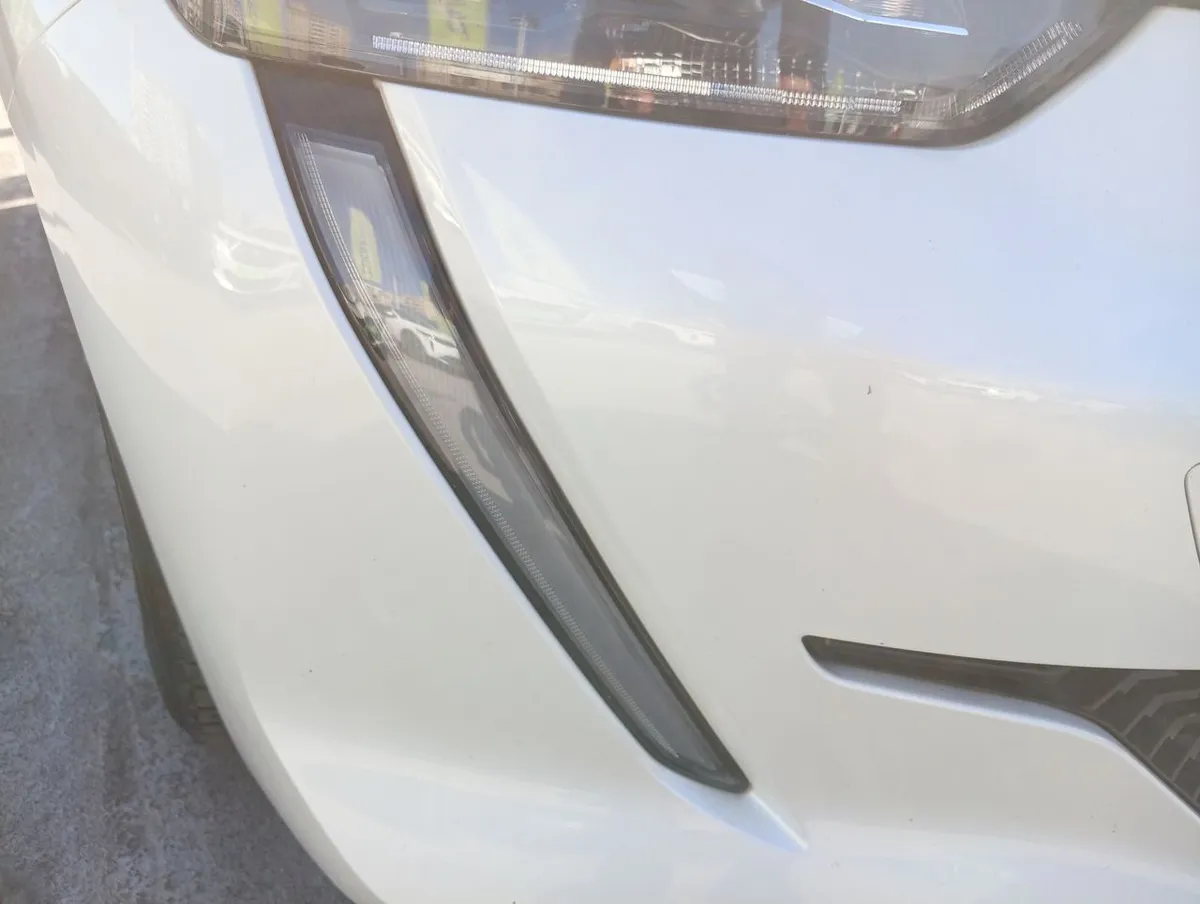 Peugeot 208 1.2 Puretech Allure Pack 4x2 100 Mt 5p año 2022
