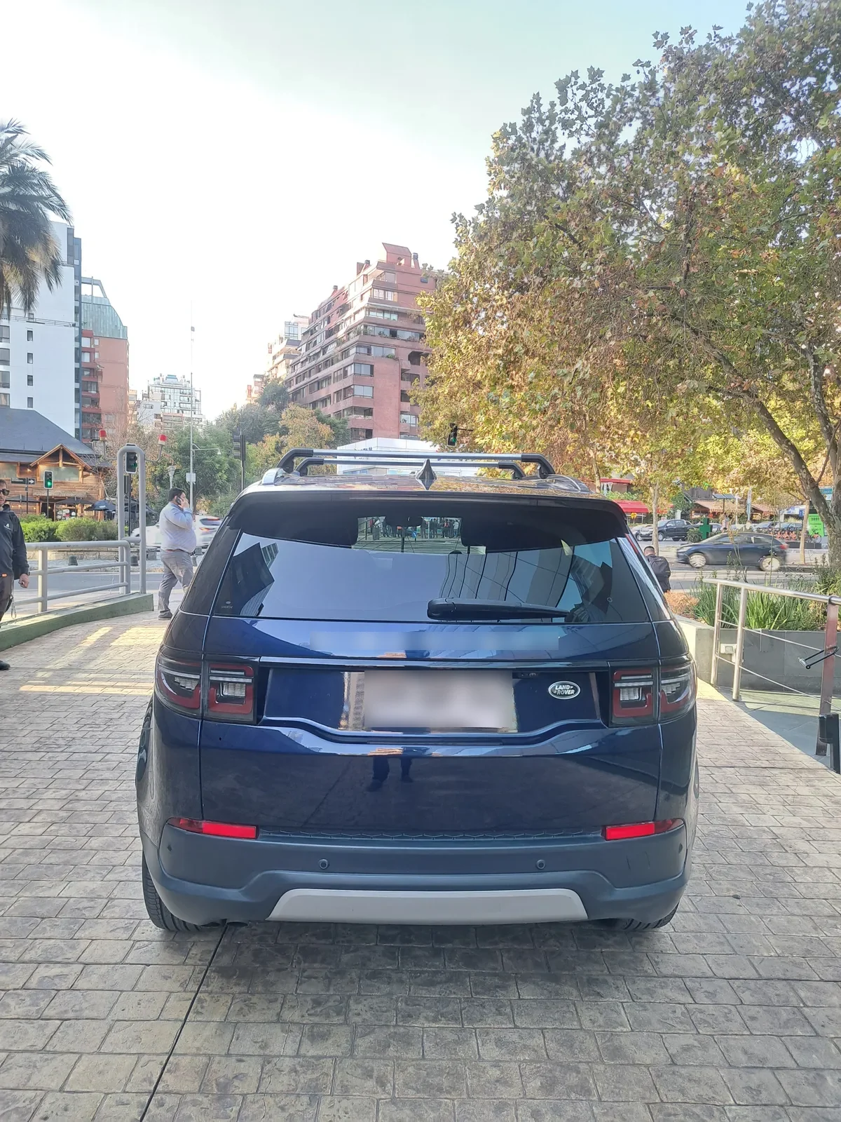 Land Rover Discovery 2.0 I R-Dynamic S At 4x4 año 2023
