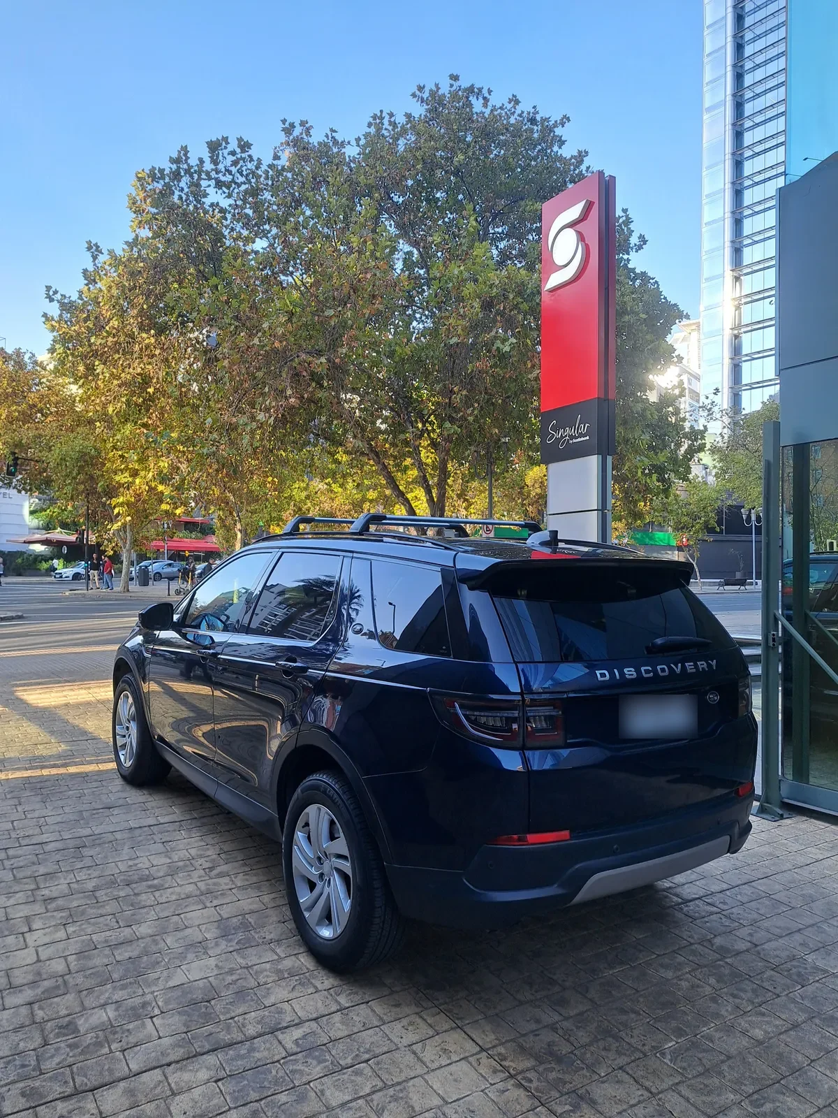 Land Rover Discovery 2.0 I R-Dynamic S At 4x4 año 2023