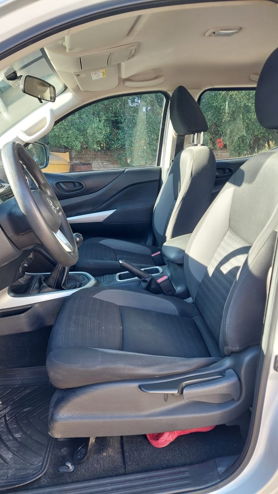 NISSAN NAVARA 2.3 Sc S Mt 4x4 Diesel año 2022