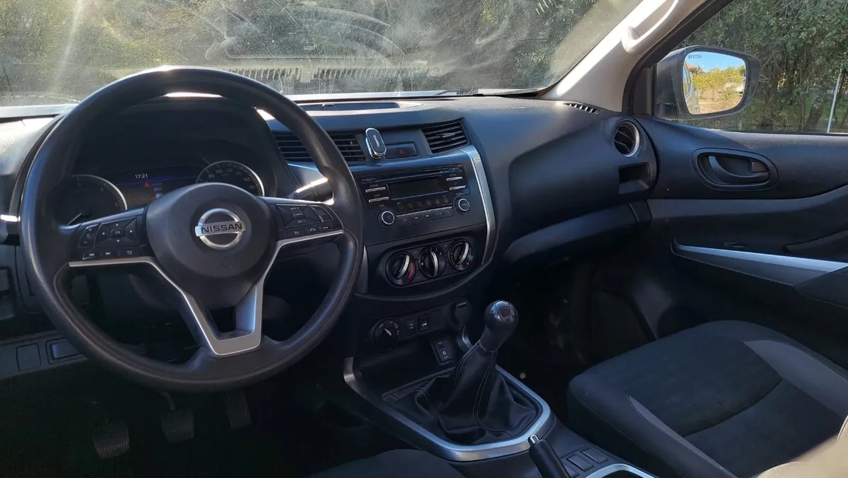NISSAN NAVARA 2.3 Sc S Mt 4x4 Diesel año 2022