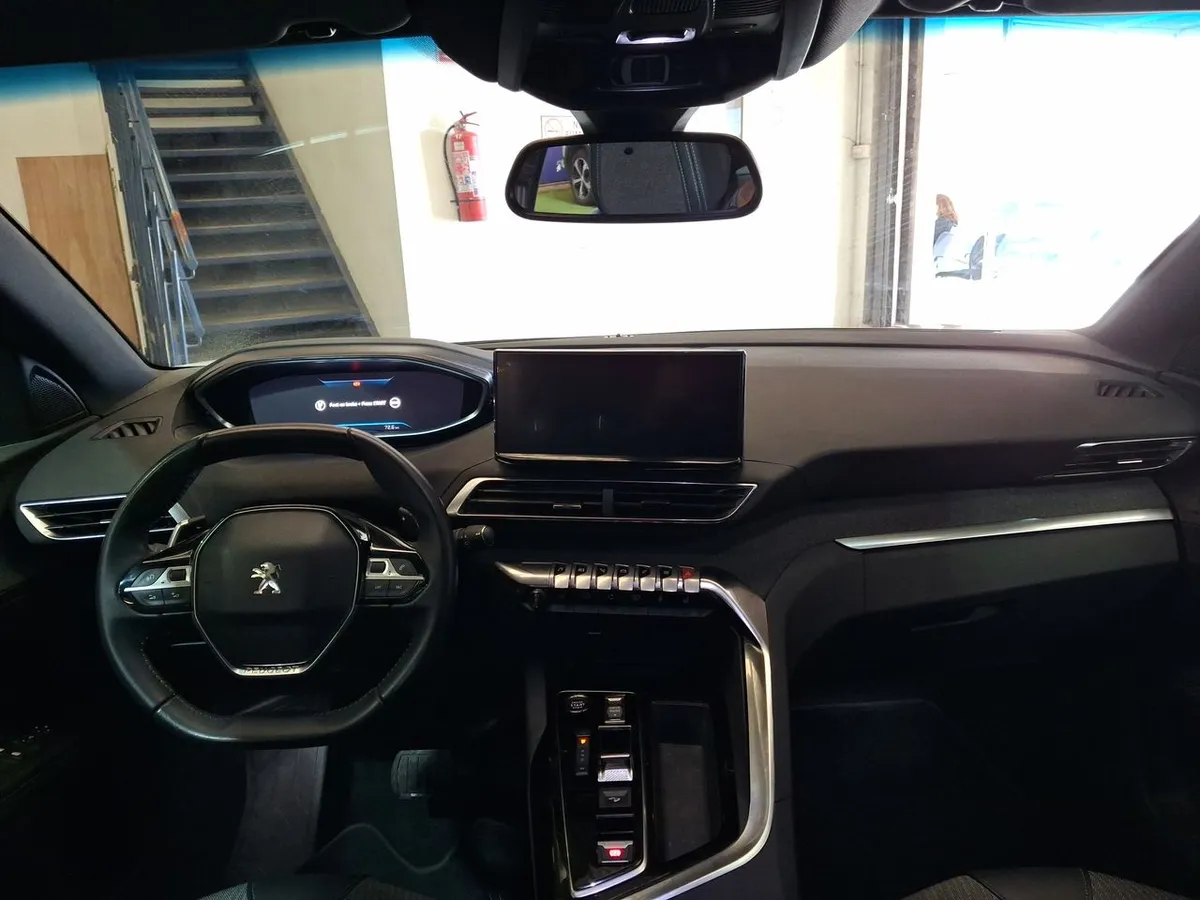 Peugeot 3008 1.5 Allure Pack Bluehdi 130 4x2 Eat8 5p año 2024