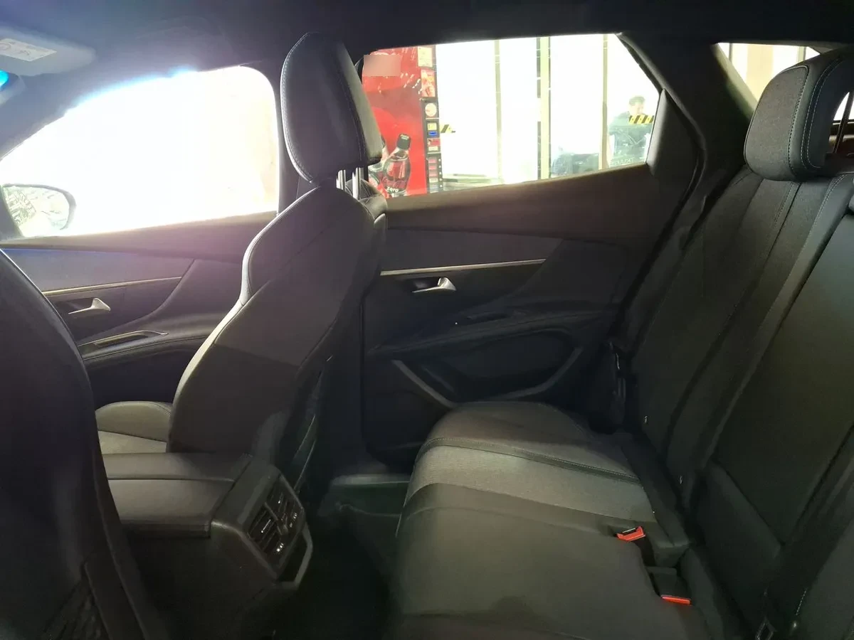 Peugeot 3008 1.5 Allure Pack Bluehdi 130 4x2 Eat8 5p año 2024