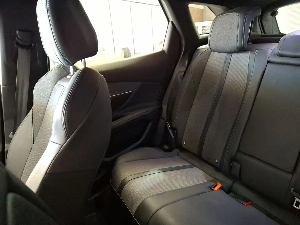 Peugeot 3008 1.5 Allure Pack Bluehdi 130 4x2 Eat8 5p año 2024